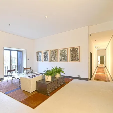 De Turismo De Hotel Leon