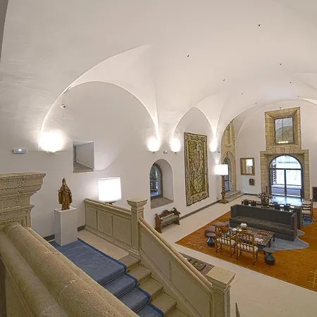 De Turismo De Hotel Leon