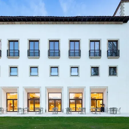 Hotel De Turismo De Leon