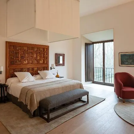 Hotel De Turismo De 5*