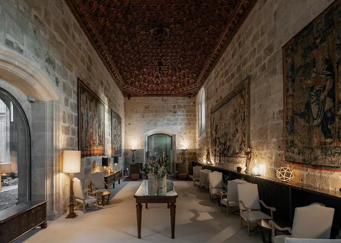 Hotel De Turismo De 5*