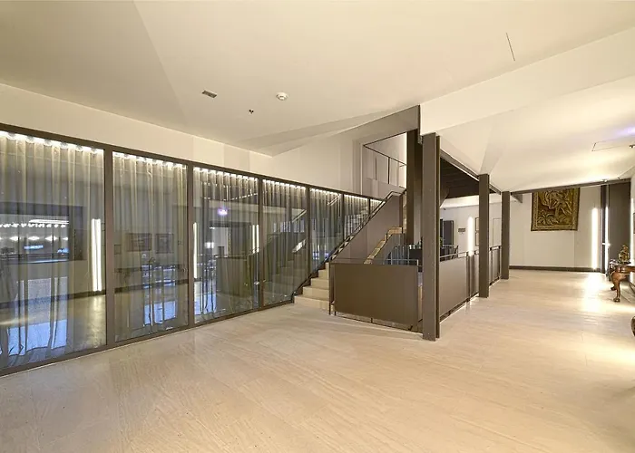 Hotel De Turismo De 5*